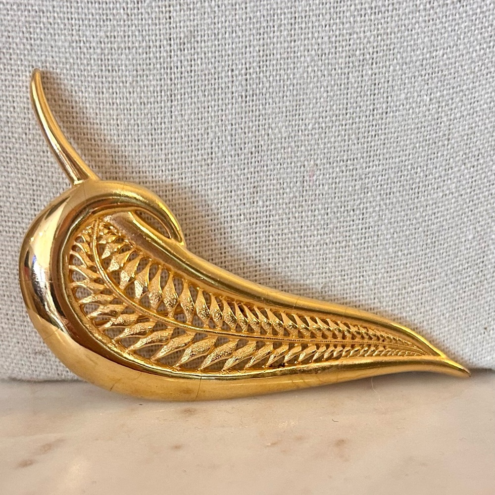 Vintage JJ Feather Brooch Gold-tone